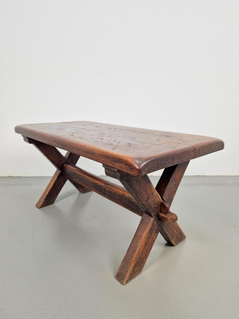 Vintage Brutalist massief eiken bijzettafel 1920 Frankrijk