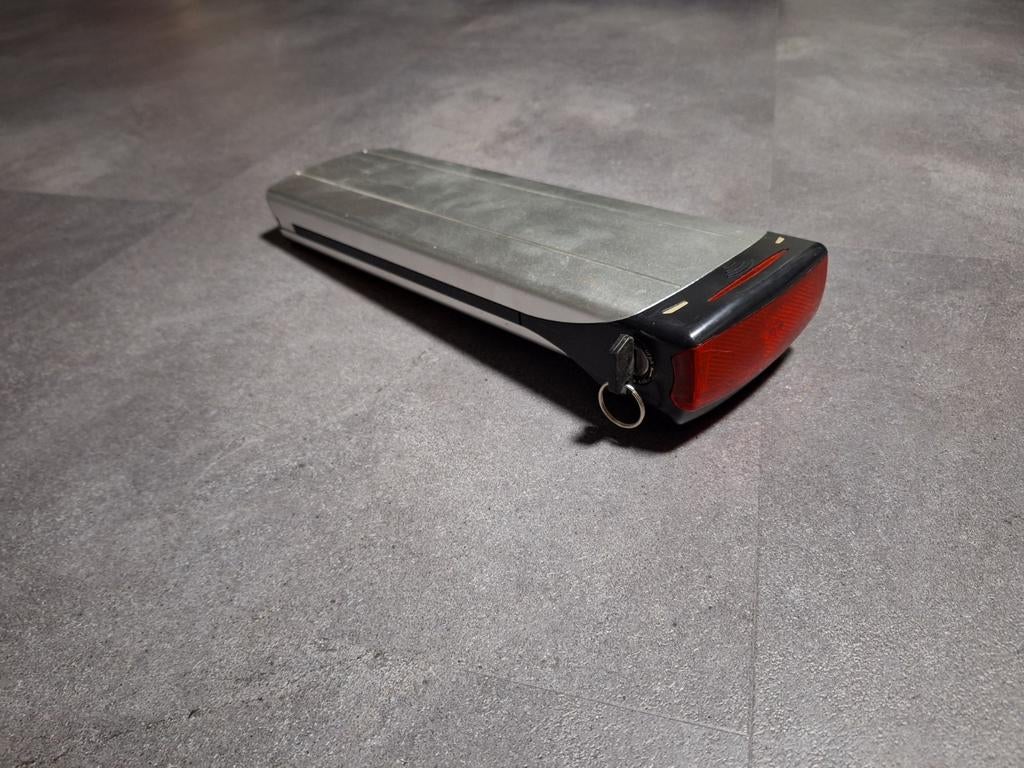 Accu Multicycle 4-pins, 33 Volt, (gereviseerde), Fietsen en Brommers, Ophalen of Verzenden, Zo goed als nieuw