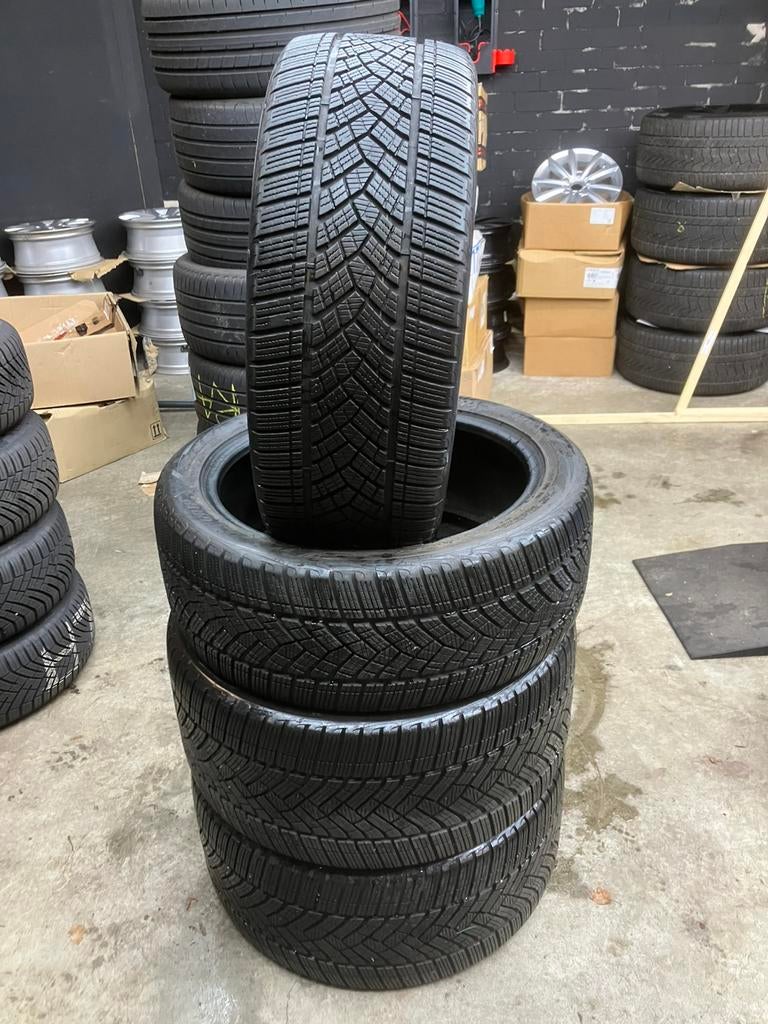 20 inch Porsche Taycan winterbanden - 245/45R20 en 285/40R20, Gebruikt, G, 285 mm, Goodyear