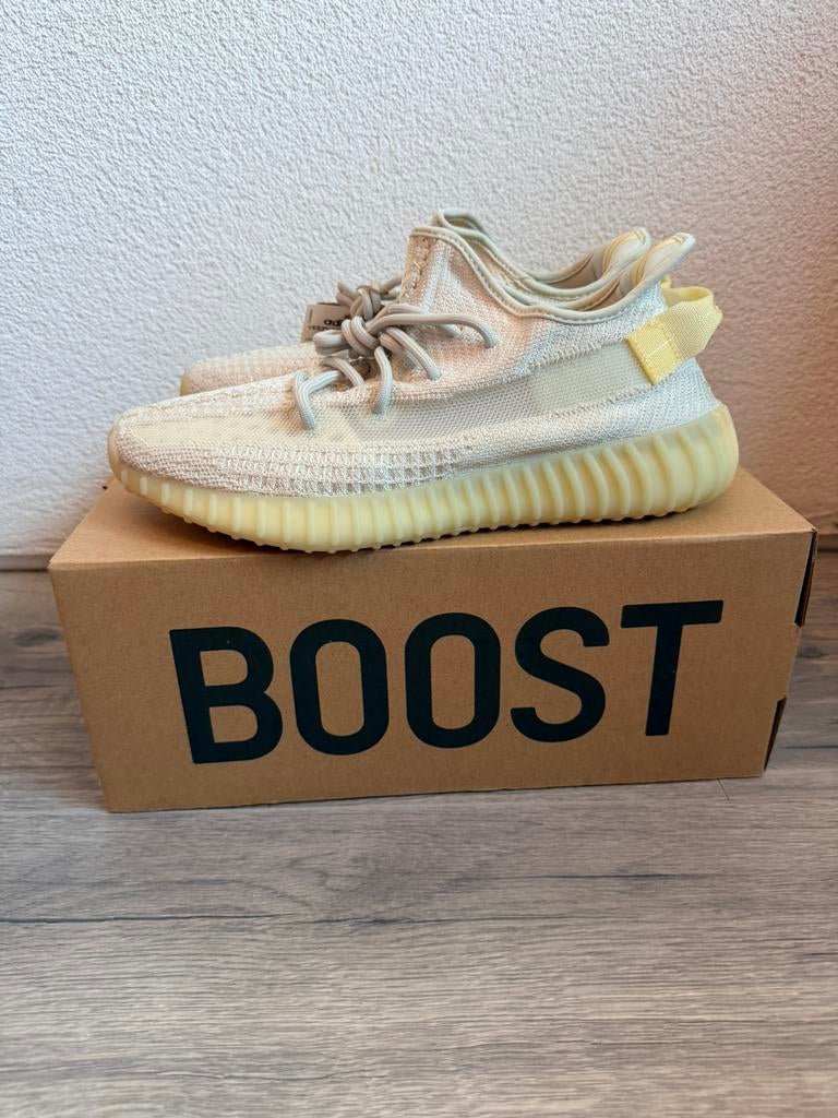 Adidas Yeezy Boost 260 V2 Light US9.5 EU 43 1/3 Nieuw, Kleding | Heren, Schoenen, Wit, Nieuw, Ophalen of Verzenden, Sneakers of Gympen