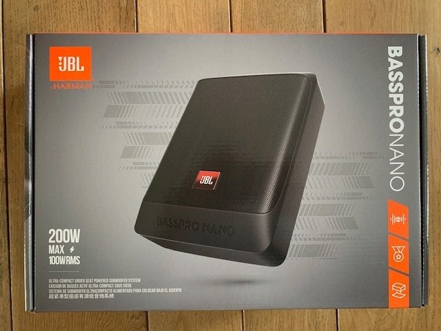 JBL Basspro NANO actieve underseat subwoofer, Auto diversen, Autospeakers, Nieuw, Ophalen of Verzenden