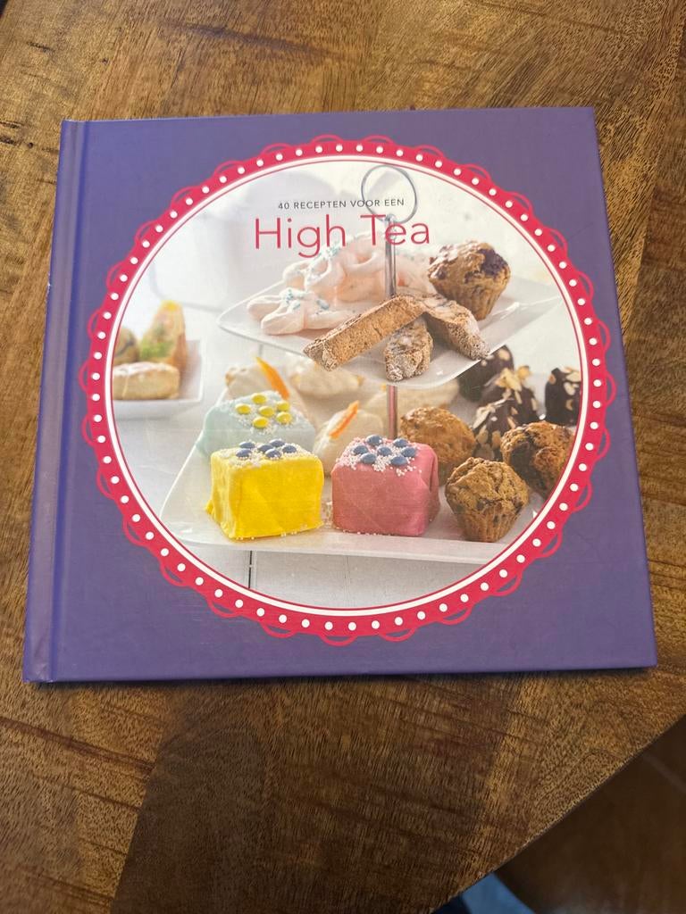 High Tea Kookboek - Heerlijke Recepten, Vegetarisch, Voorgerechten en Soepen, Ophalen of Verzenden, Zo goed als nieuw