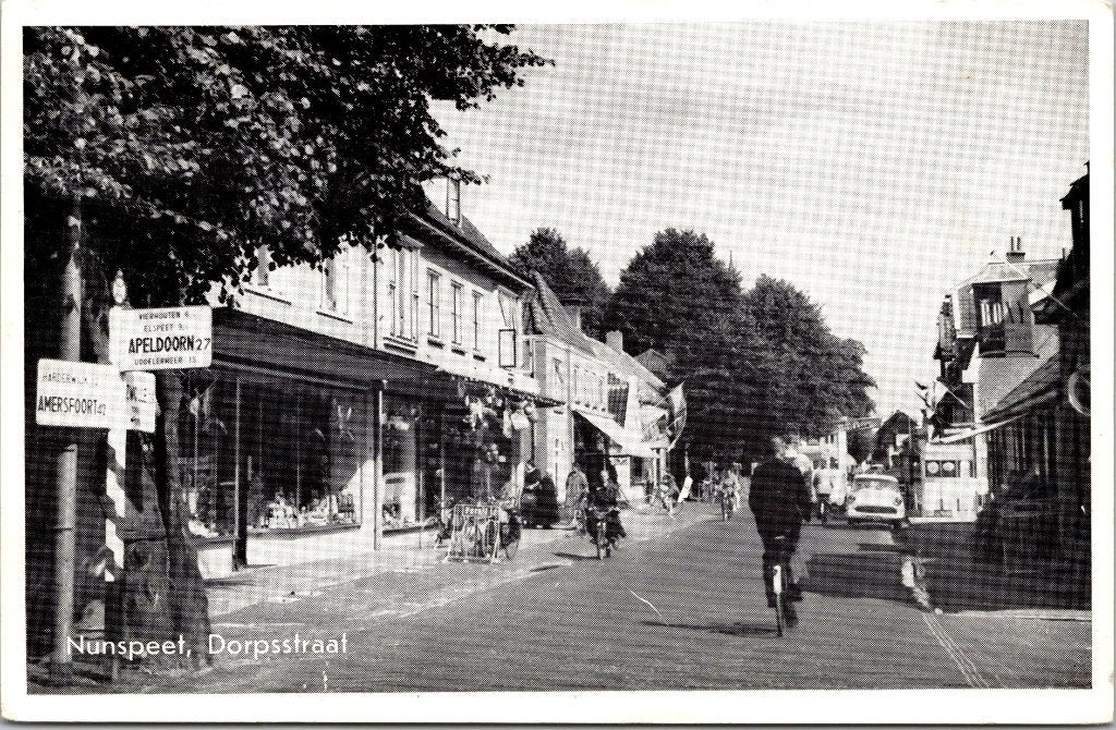 Nunspeet - 12 oude ansichtkaarten IV, Verzamelen, Ansichtkaarten | Nederland, Verzenden, 1960 tot 1980, Gelopen, Gelderland