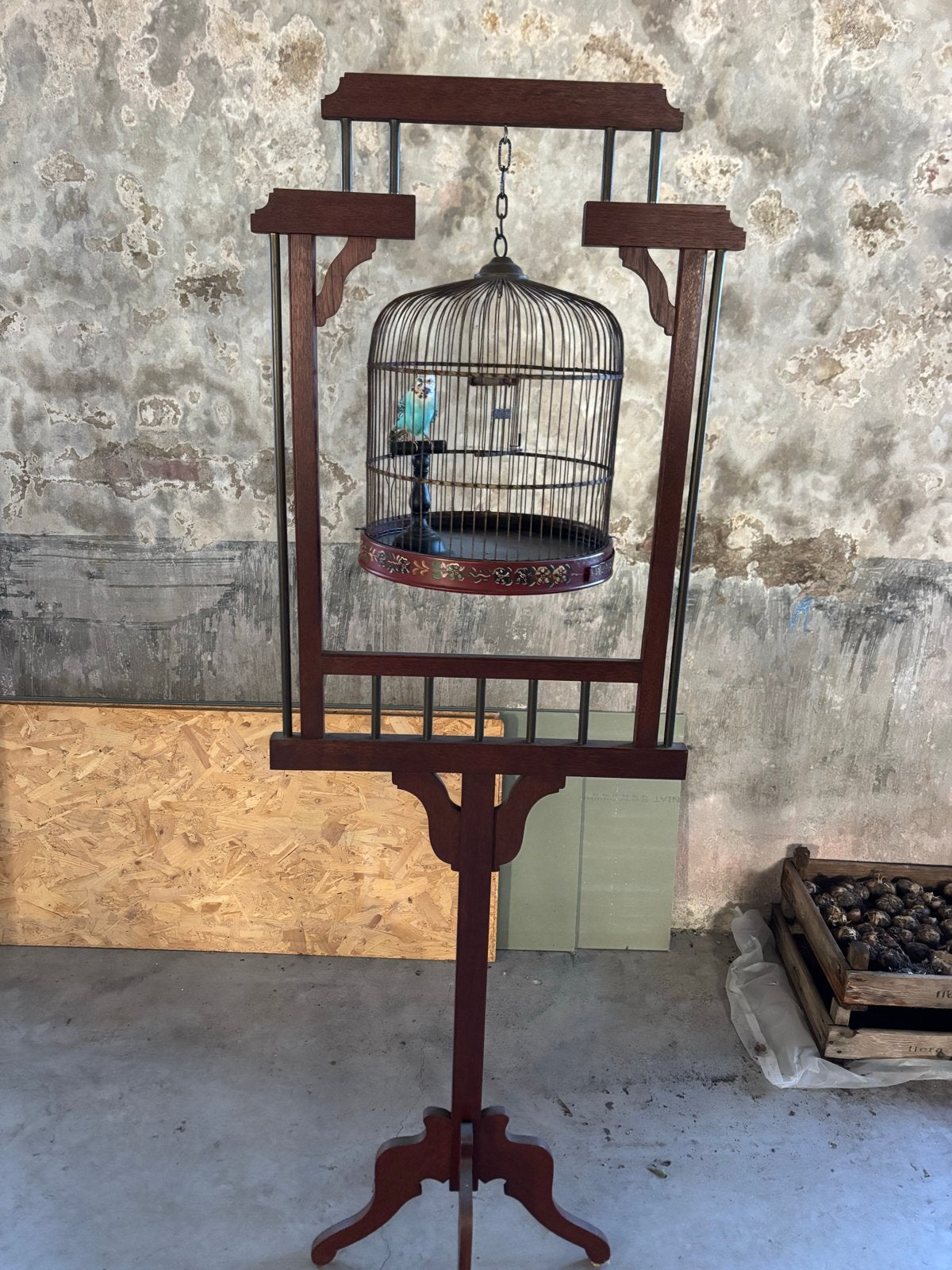 Antieke vogelkooi met standaard, Ophalen