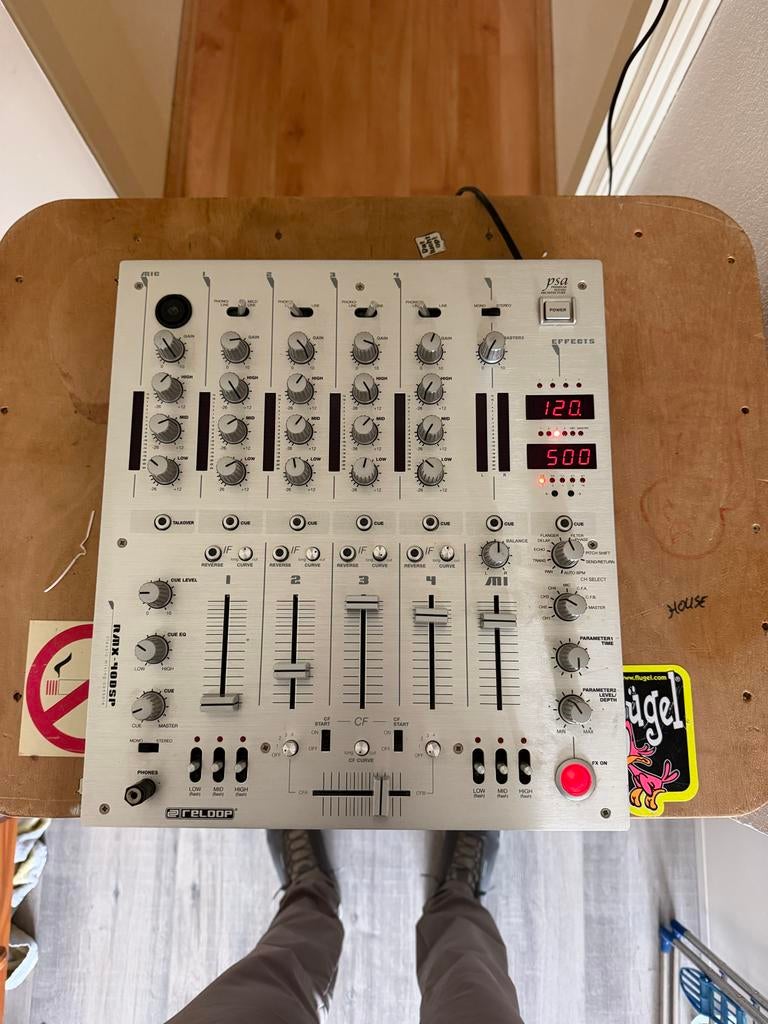 Reloop RMX-40 DSP DJ Mixer, Muziek en Instrumenten, Mengpanelen, Gebruikt, Minder dan 5 kanalen, Microfooningang, Ophalen