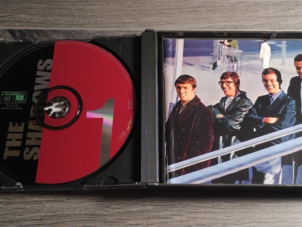 The Shadows ‎- Single Collection [2 CD], Ophalen of Verzenden, Zo goed als nieuw
