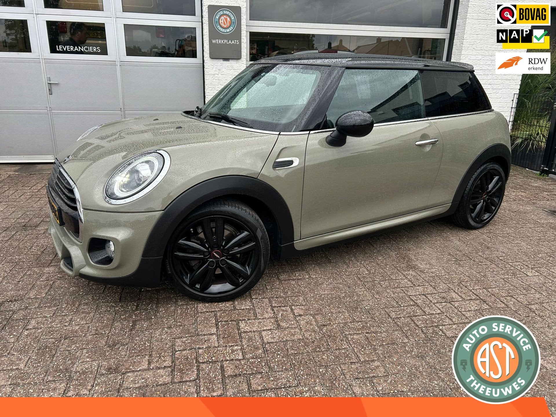 Mini 3-Deurs 1.5 Cooper JOHN COOPER WORKS|NAP|NAVI|LED, Auto's, Voorwielaandrijving, 136 pk, Gebruikt, 4 stoelen