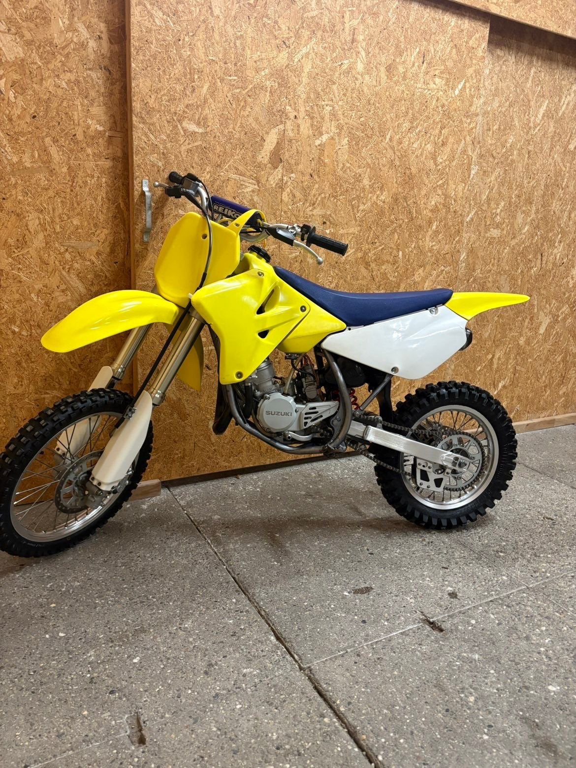 Suzuki RM85 crossmotor, Ophalen, 6 versnellingen, 85 cc, Zo goed als nieuw