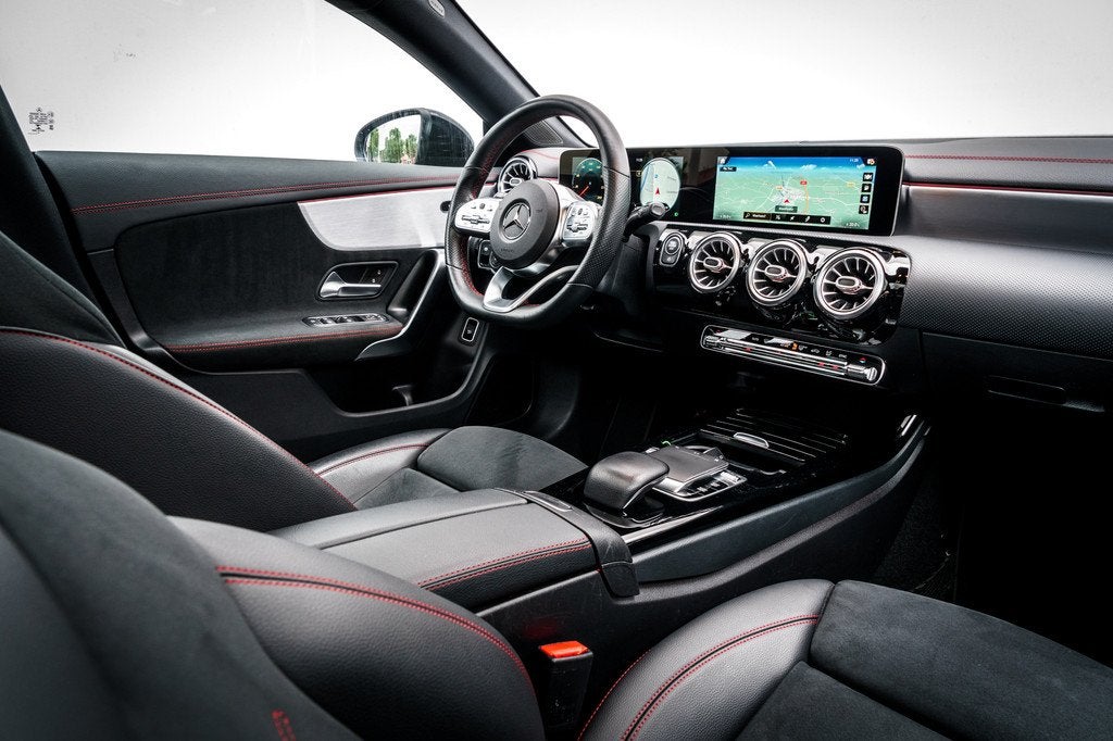 Mercedes-Benz CLA-Klasse Shooting Brake 200 Business Solutio, Gebruikt, 4 cilinders, Leder en Stof, Origineel Nederlands