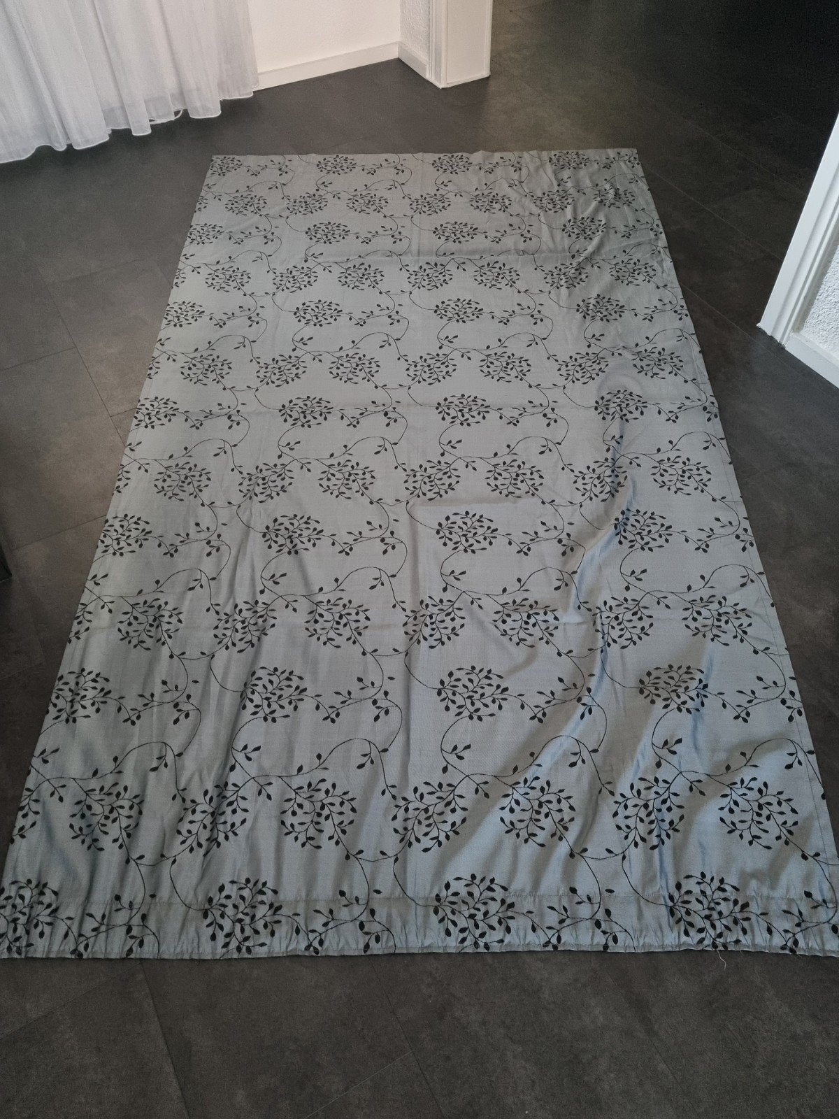 Elegant overgordijn met bloemmotief (245x140 cm), Ophalen of Verzenden, Zo goed als nieuw, Overgordijn