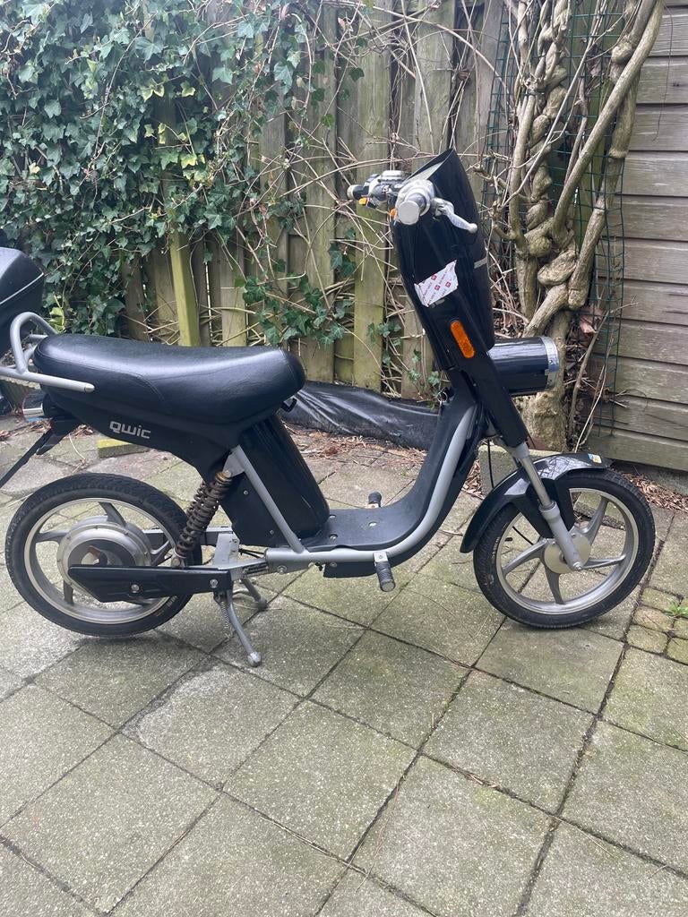 QWIC Emoto Lite Elektrische Scooter - Blauw Kenteken, Ophalen of Verzenden, Gebruikt, Overige typen, Overige merken