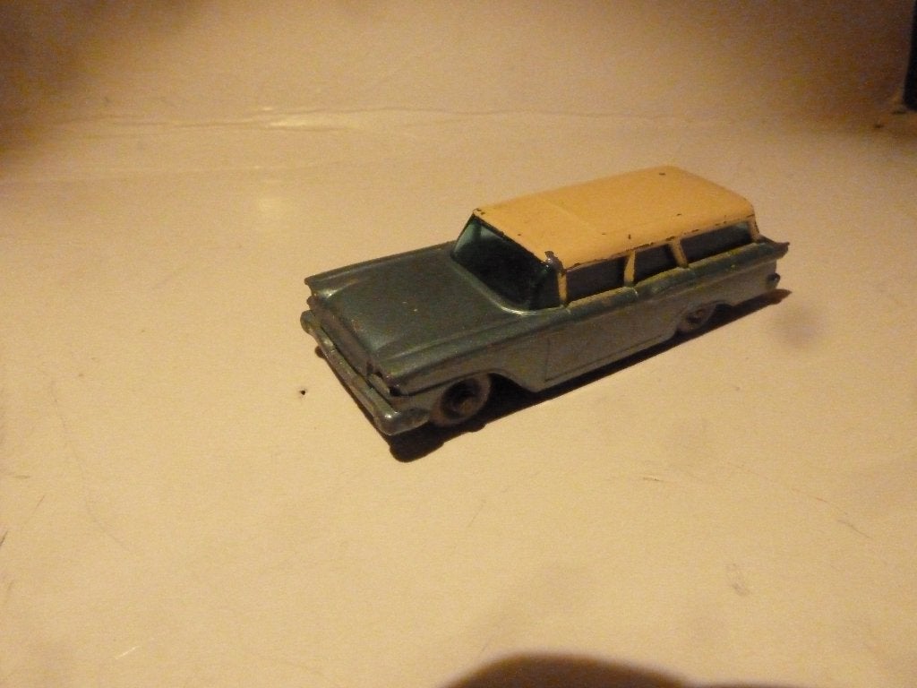 LESNEY:  no 31 AMERICAN FORD STATIONWAGEN  ( SILVER WHEELS), Ophalen of Verzenden, Gebruikt, Auto