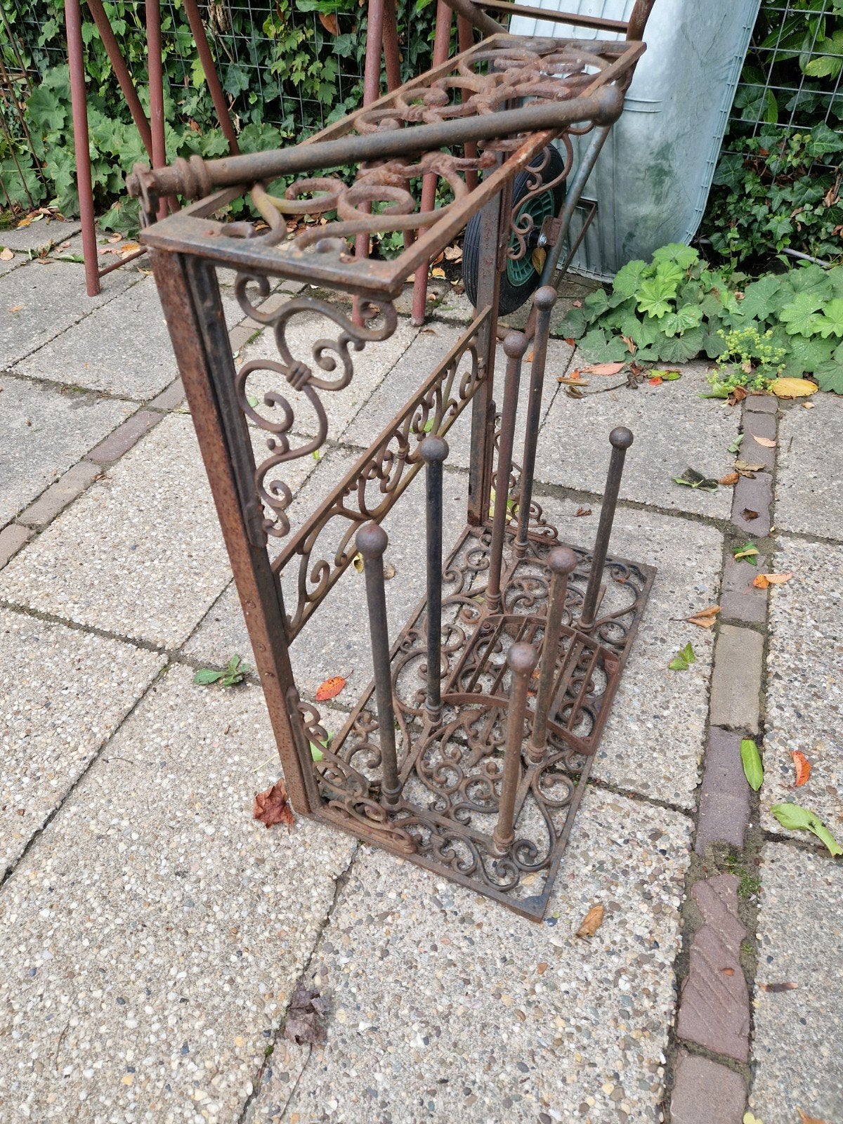 Antiek gietijzeren laarzenrek - robuust en decoratief, Tuin en Terras, Ophalen, Gebruikt
