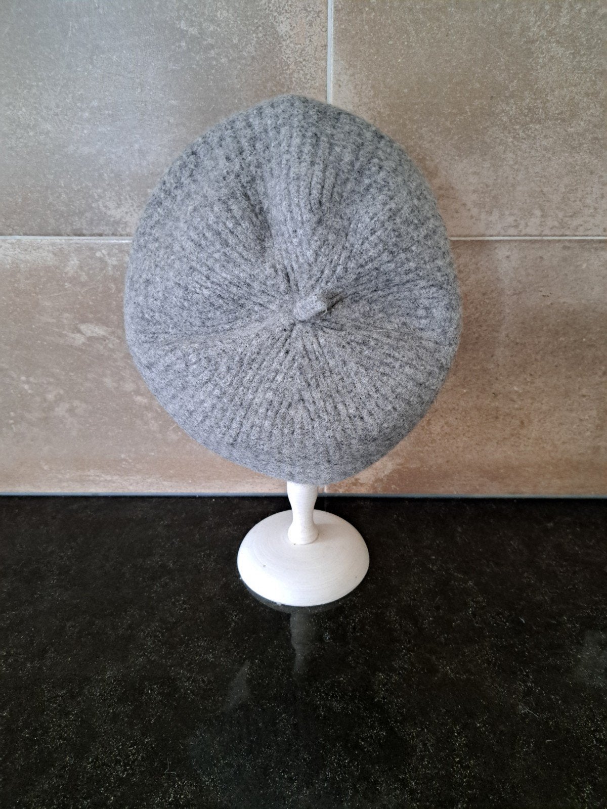 Grijze gebeide baret, Ophalen of Verzenden, Nieuw, One size fits all, Pet