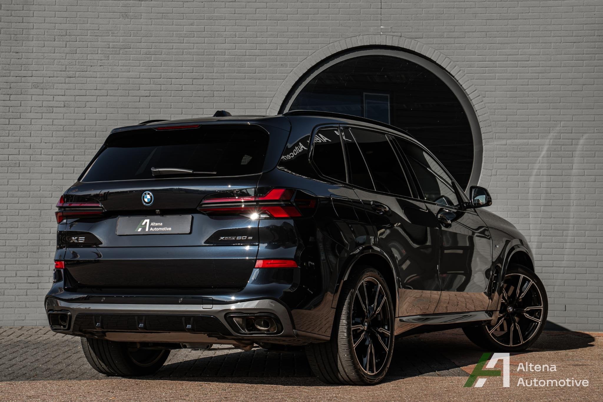 BMW X5 xDrive50e BTW, M-sport pro, trekhaak, 4wiel sturing c, Auto's, Automaat, Gebruikt, 2395 kg, Zwart