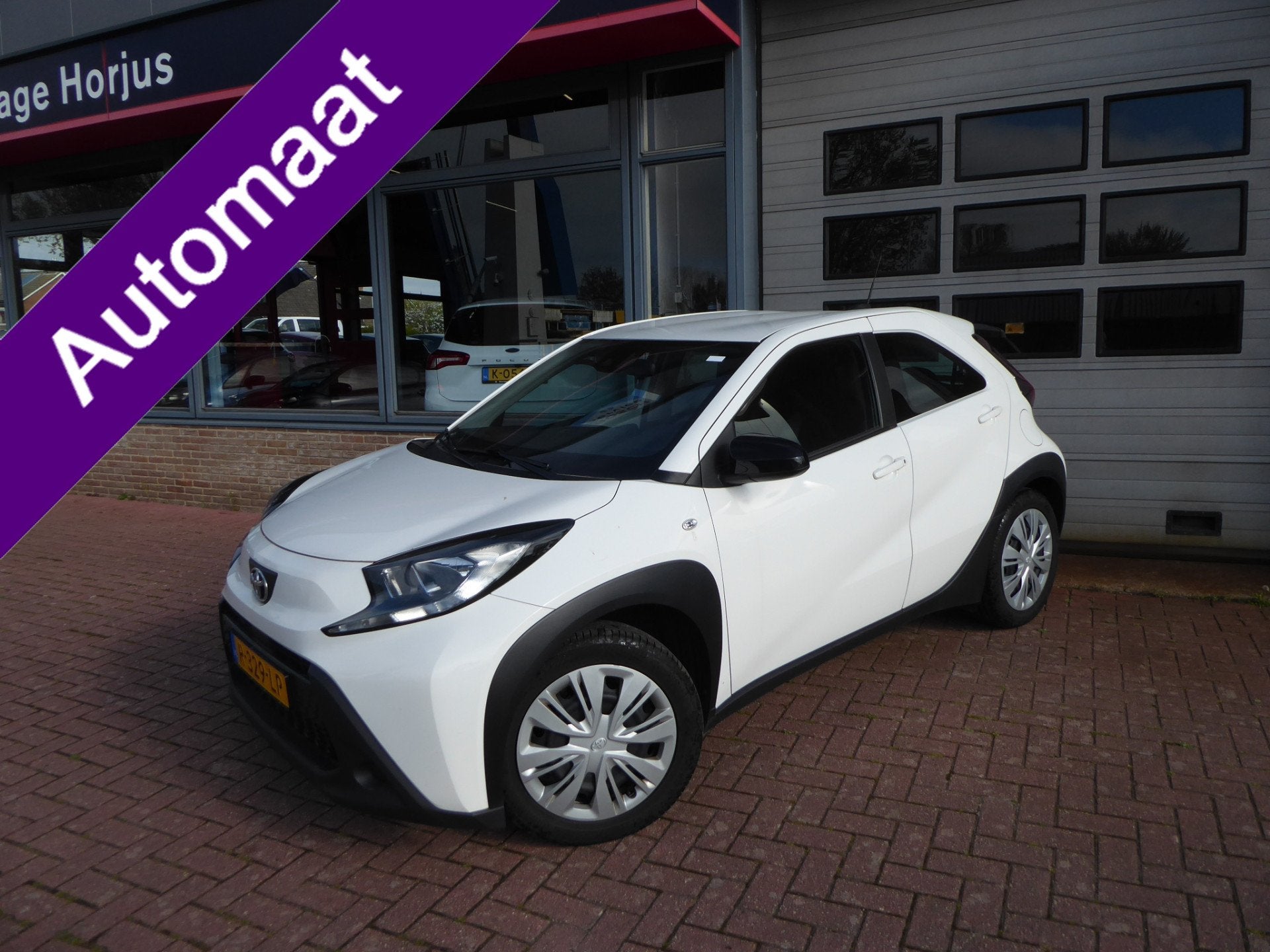 Toyota Aygo X 1.0 VVT-i S-CVT Play AUTOMAAT, AIRCO, CRUISE,, Auto's, Stof, Gebruikt, 4 stoelen, Wit
