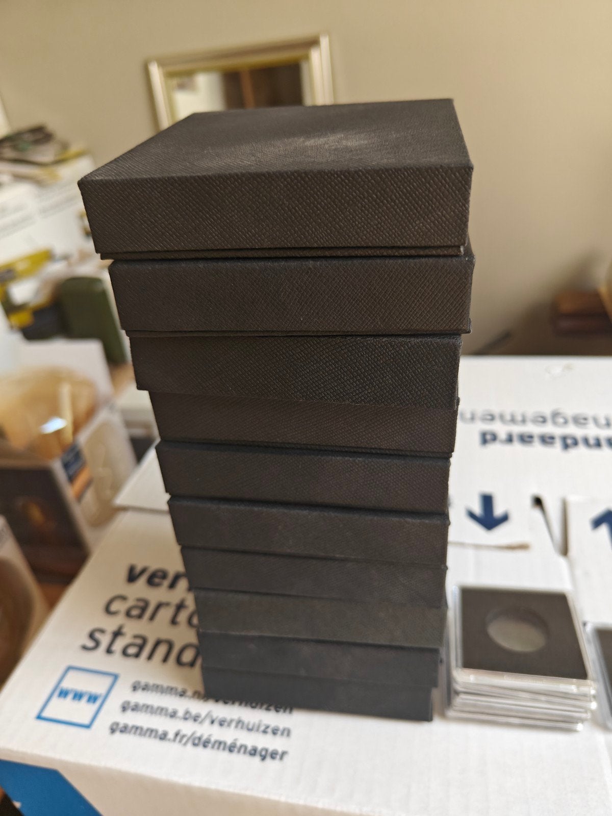 opberg dozen voor munten en twee munten zie foto's, Ophalen of Verzenden