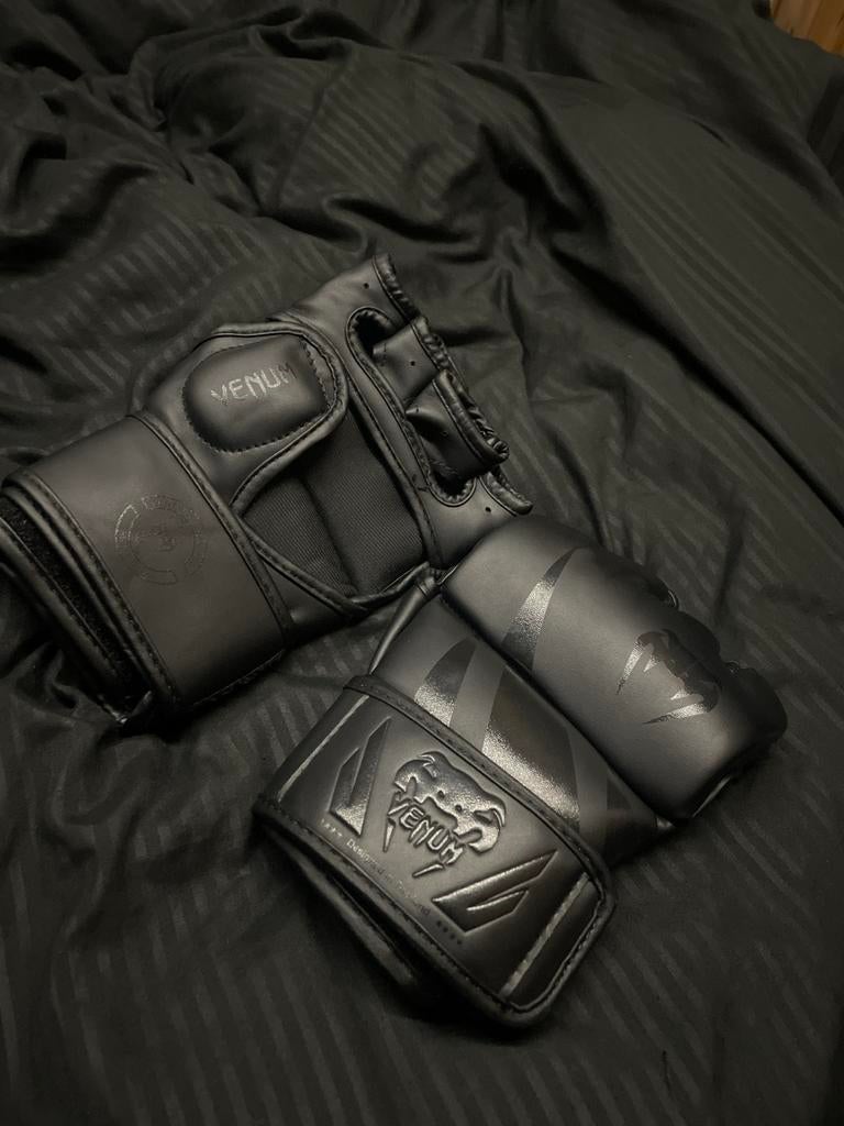 Venum MMA handschoenen, Ophalen of Verzenden, Gebruikt, Bokshandschoenen