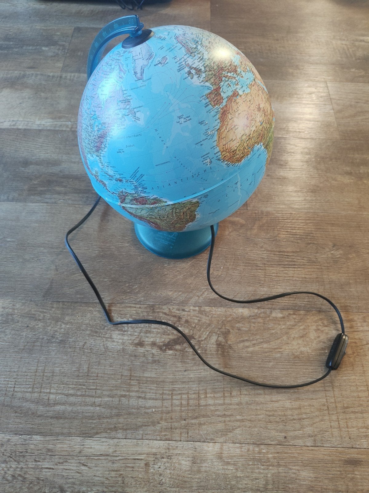 Verlichte Wereldbol op Voetje - Educatief en Decoratief, Ophalen, Gebruikt, Kunststof, Verlicht