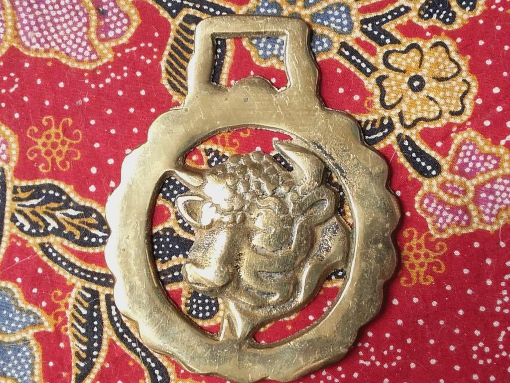 Oud kleppermannetje uit Engeland met een stierenkop 9,7 cm., Ophalen of Verzenden, Koper