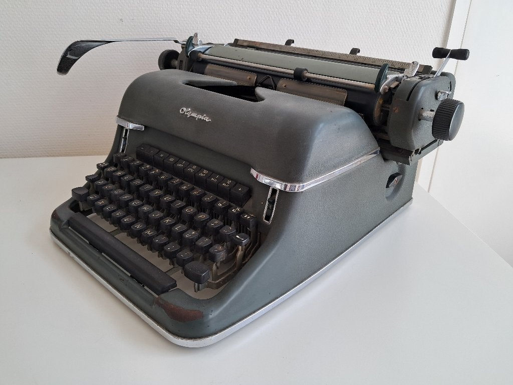 vintage Olympia typemachine, Ophalen of Verzenden, Gebruikt