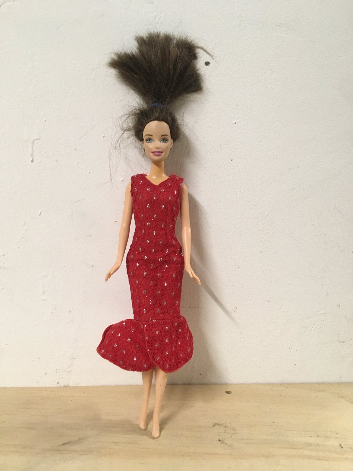 Barbie pop in rode jurk - Mattel 1999, Verzamelen, Verzenden, Gebruikt, Pop