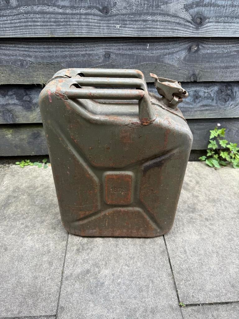 Oude leger jerrycan 20L - Vintage militair object, Verzamelen, Militaria | Algemeen, Landmacht, Overige typen, Overige gebieden