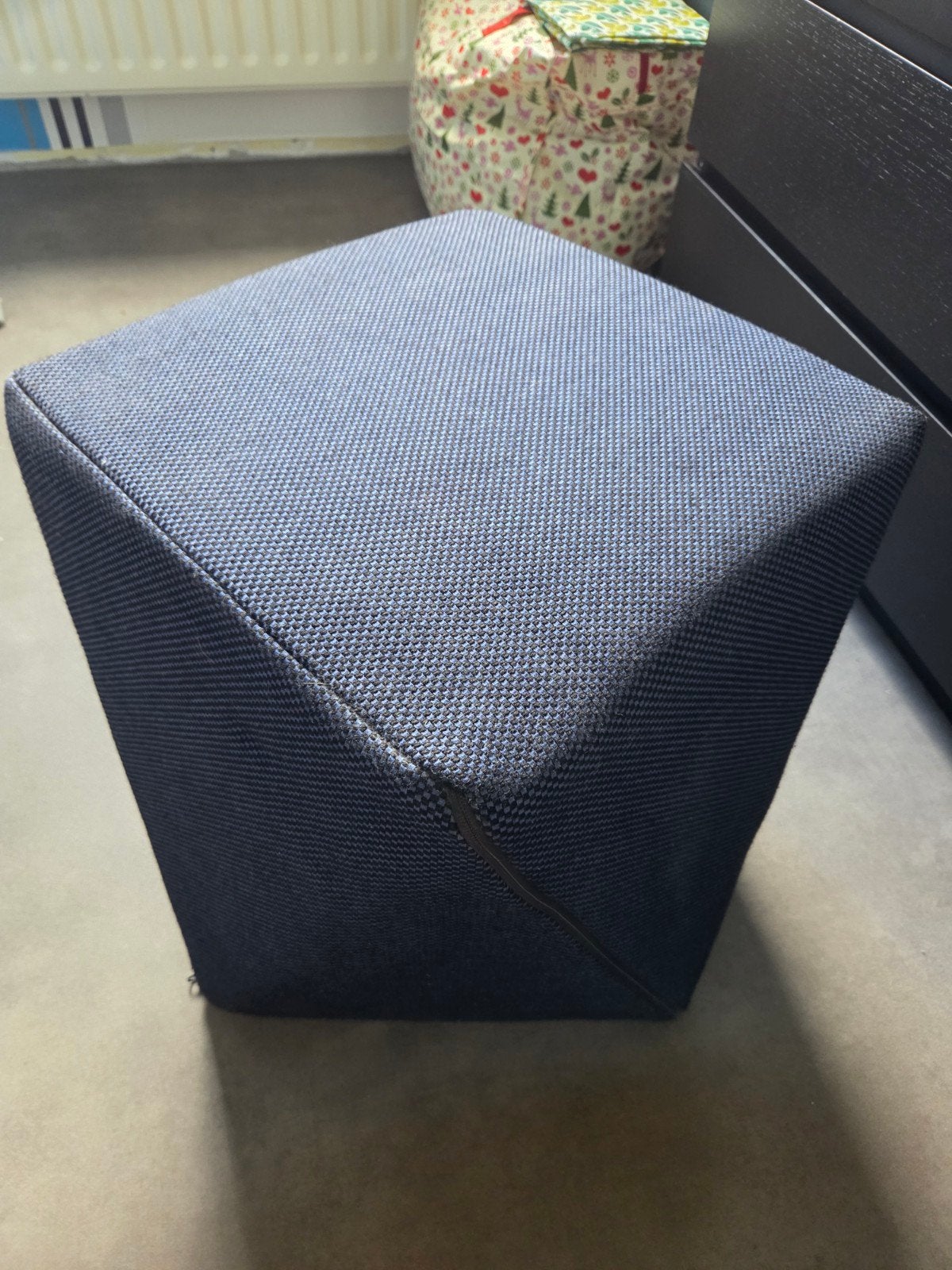 Montis poef - Blauw/Zwart, Ophalen, Minder dan 50 cm, Minder dan 50 cm, Zo goed als nieuw