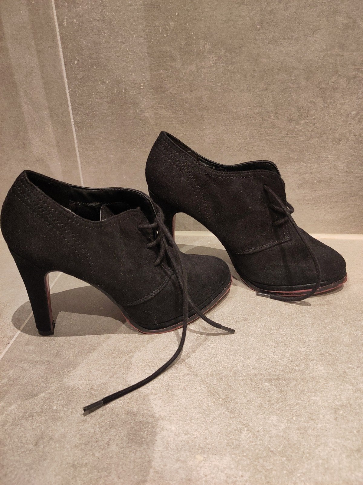 Graceland pumps maat 36 zwart suède, Graceland, Ophalen, Zo goed als nieuw, Zwart