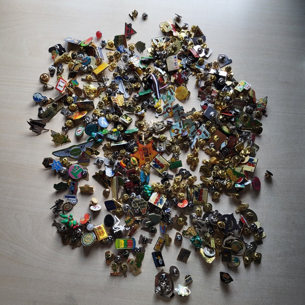 MEGA verzameling pins, Verzamelen, Speldjes, Pins en Buttons, Gebruikt, Verzenden, Nvt, Overige onderwerpen