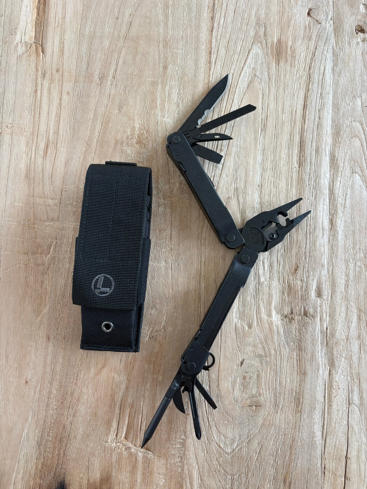 Nieuwe Leatherman Super Tool 300 EOD Multitool met hoesje, Ophalen of Verzenden, Nieuw, Multitool, Overige merken