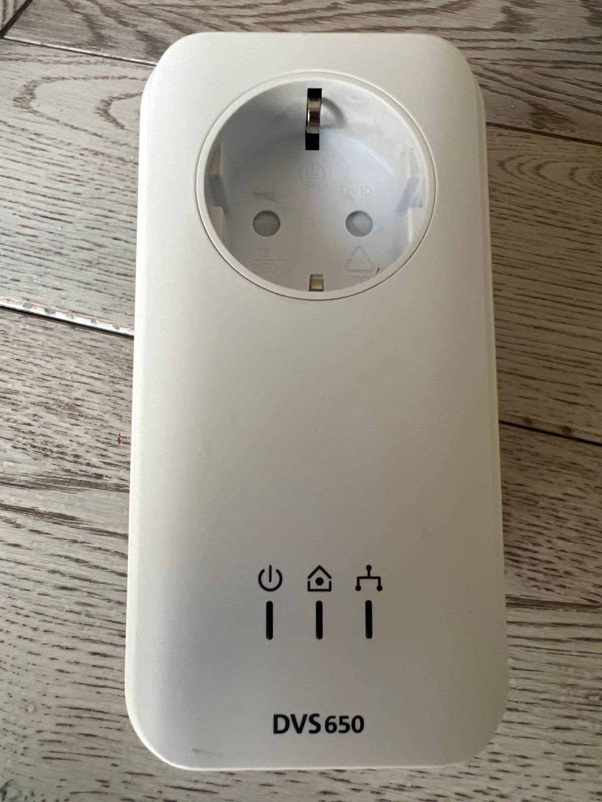 DVS 650 Powerline Adapter met Geïntegreerd Stopcontact, Ophalen, Zo goed als nieuw, Extern