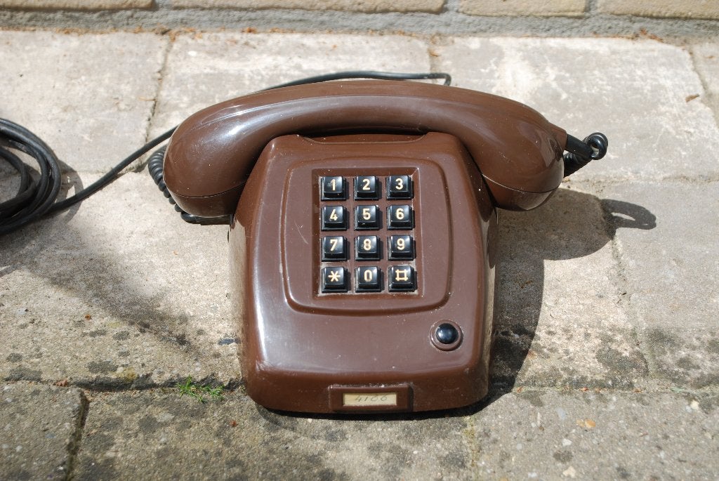 Vintage bruine telefoon met druktoetsen, Telecommunicatie, Vaste telefoons | Niet Draadloos, Gebruikt, Onbekend, Ophalen of Verzenden