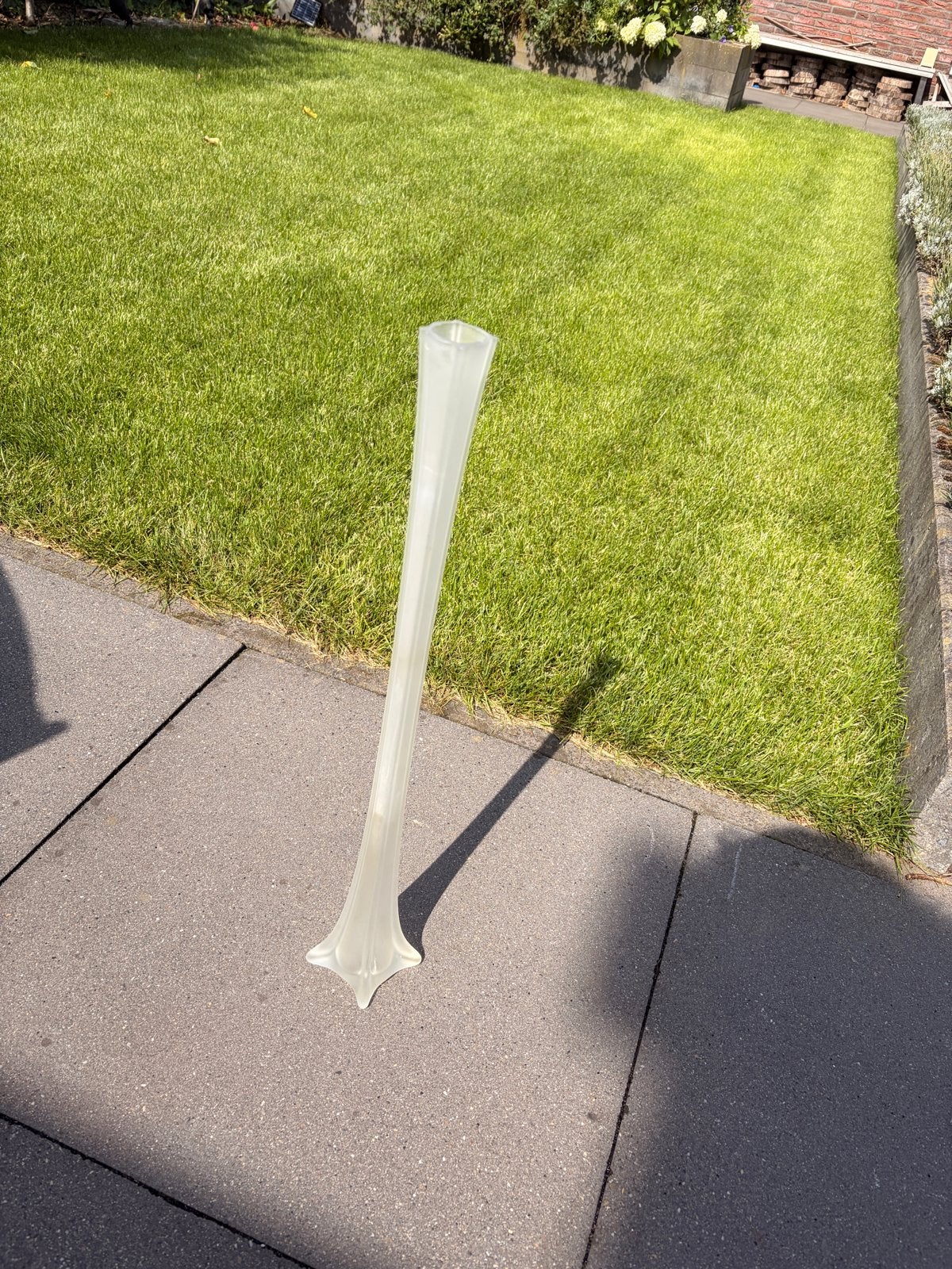 Lange smalle melkglas vaas - 60cm hoog, Antiek en Kunst, Ophalen