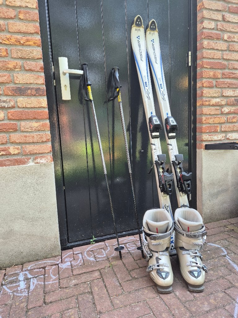 Fischer Ski's met stokken en schoenen - Complete set, Sport en Fitness, Skiën en Langlaufen, Ophalen, 140 tot 160 cm, Skiën, Ski's