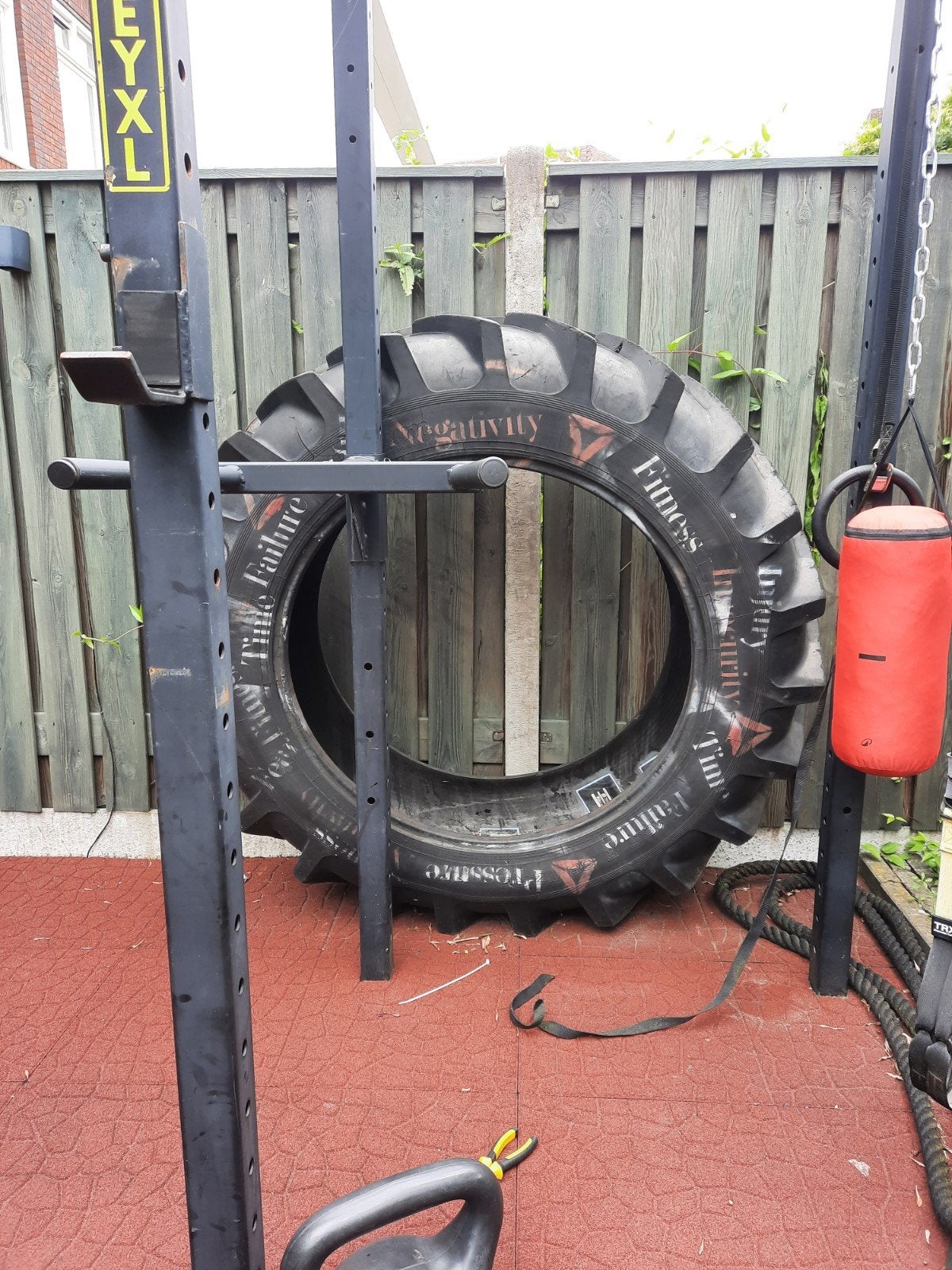 Tractorband met 10kg en 8kg hamers, Ophalen, Gebruikt