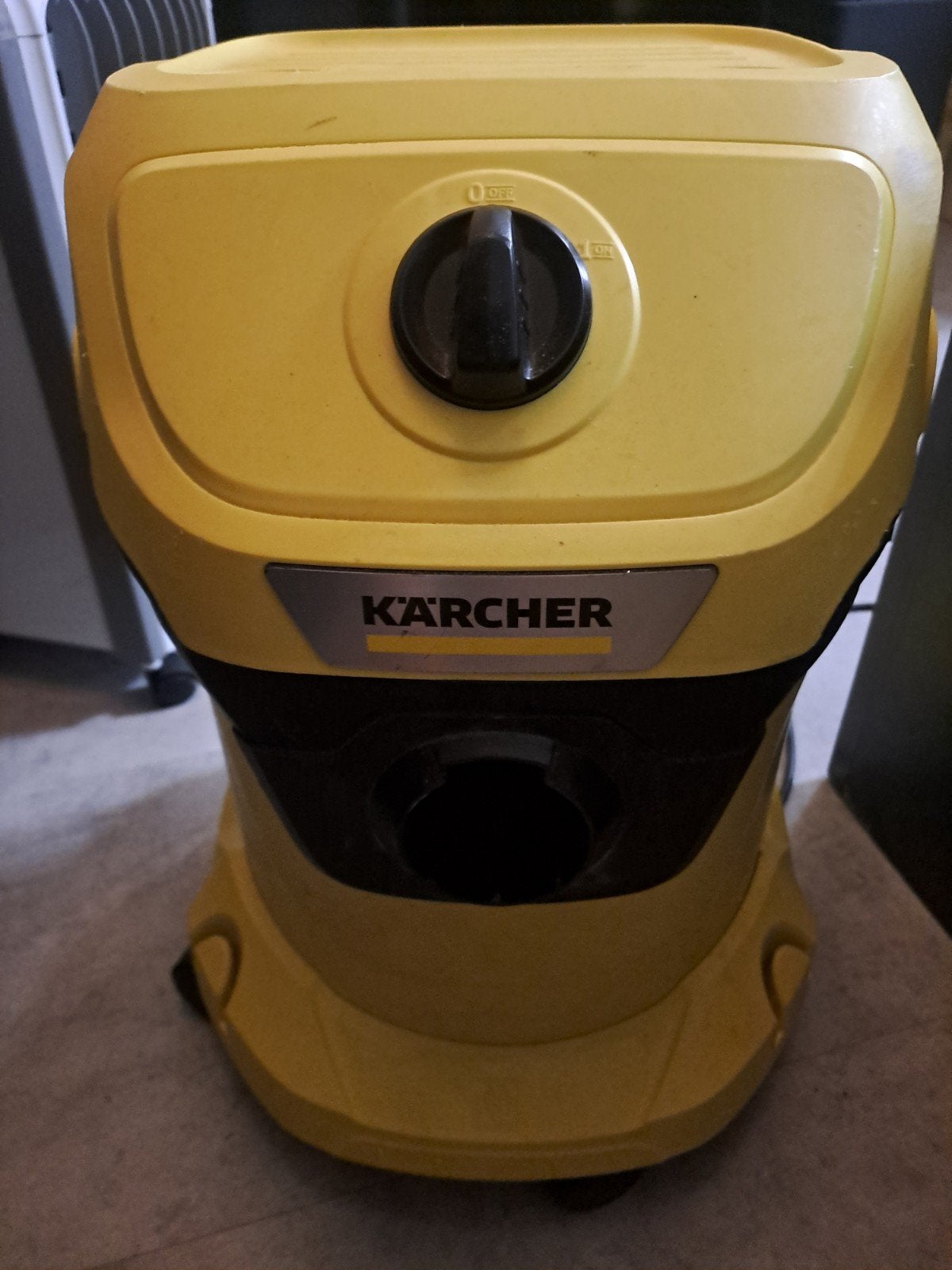Kärcher WD 3 Nat- en Droogzuiger - Krachtig en Veelzijdig, Gebruikt, Kärcher, Ophalen of Verzenden, Industriële stofzuiger