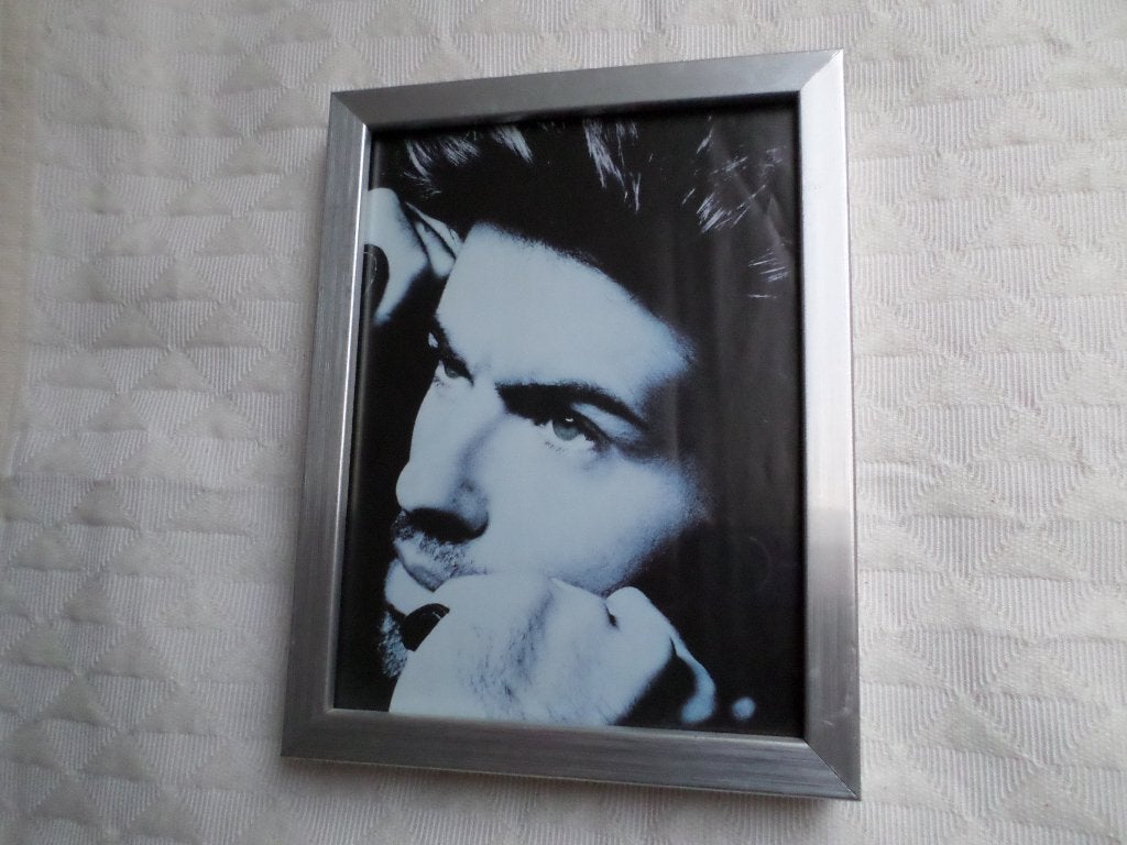 George Michael - Kleine Poster ingelijst, Rechthoekig Staand, Met lijst, A4 of kleiner, Ophalen of Verzenden