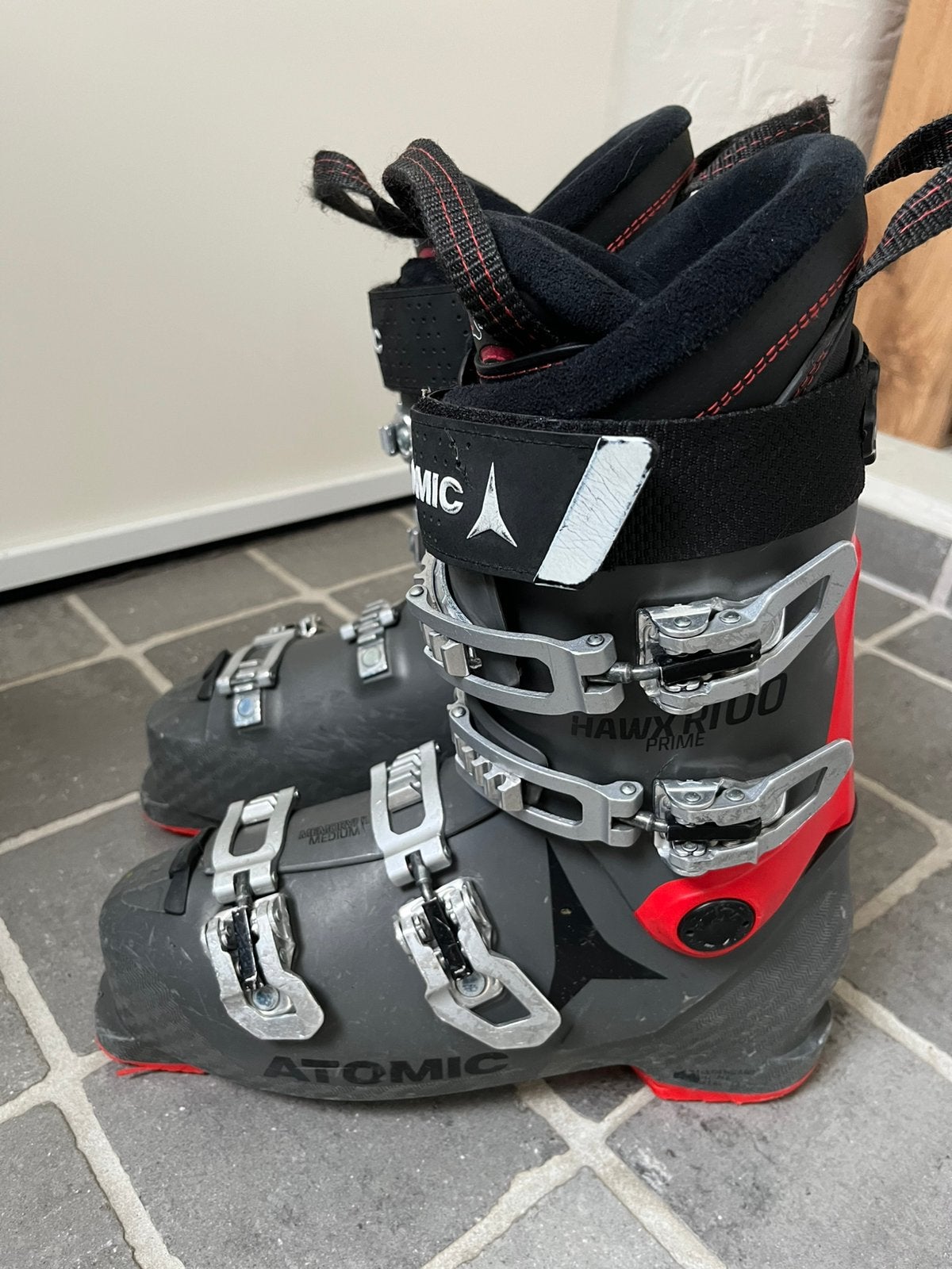 Atomic skischoenen maat 27,5, Sport en Fitness, Ophalen, 160 tot 180 cm, Gebruikt, Schoenen