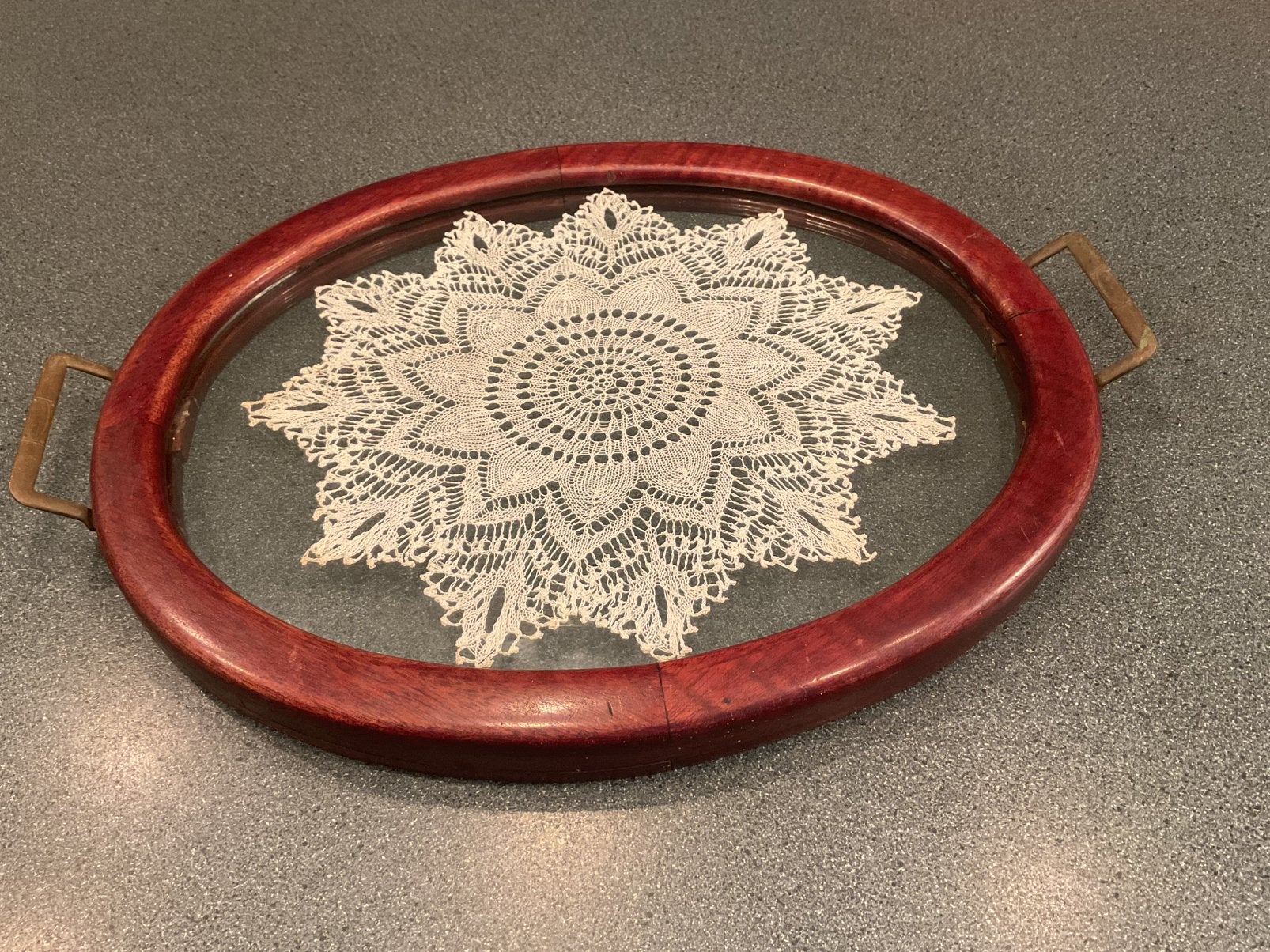 Antiek Dienblad van Glas en Hout met Kanten Kleedje, Ophalen of Verzenden, Gebruikt, Ovaal, Hout