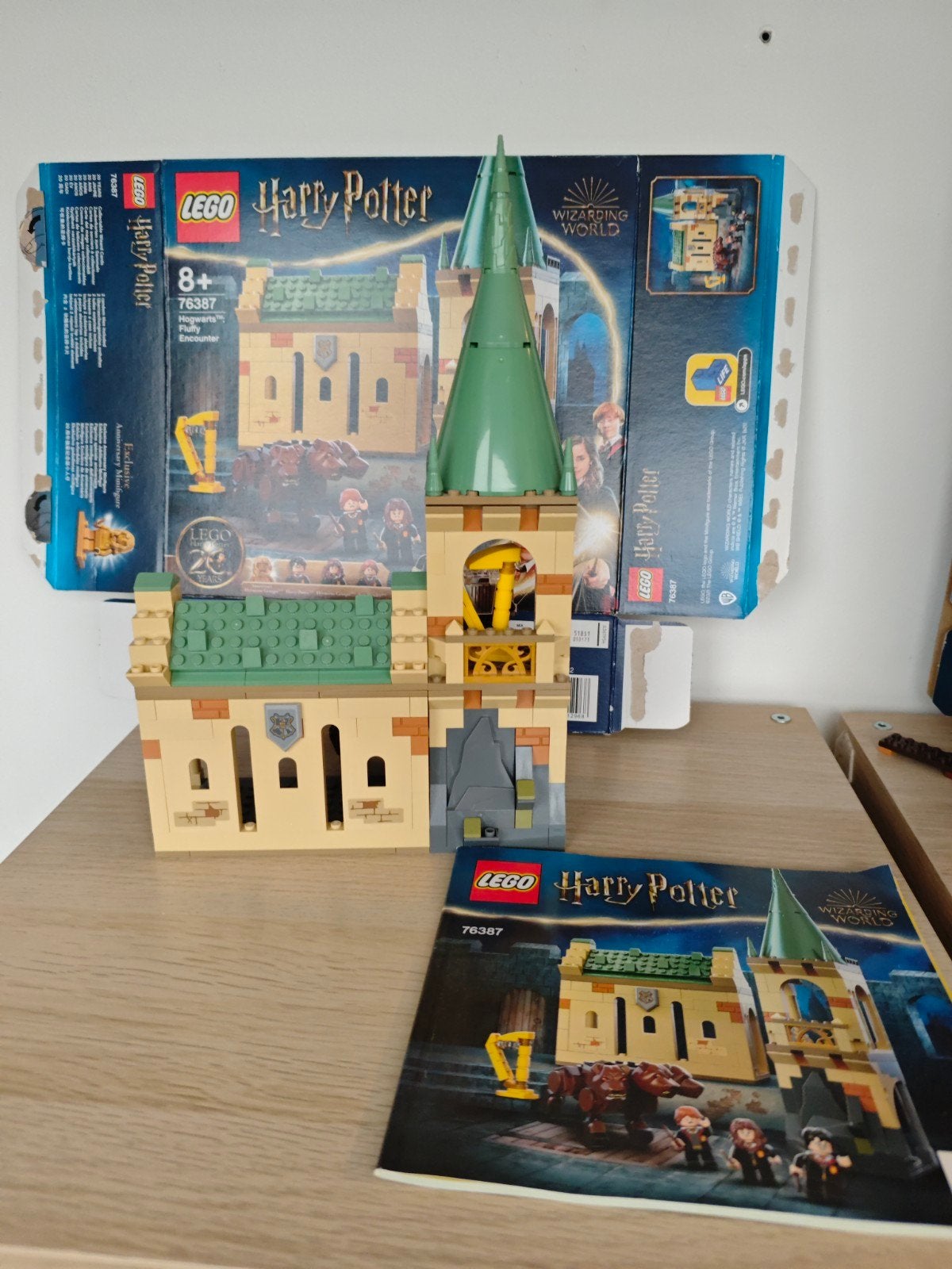 LEGO Harry Potter Zweinstein: Pluizige Ontmoeting (76387), Lego, Harry Potter, Ophalen of Verzenden, Zo goed als nieuw