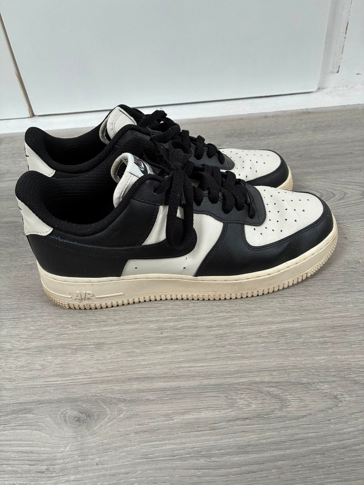 Nike Air Force 1 Low '07 Zwart/Wit - Maat 43, Zwart, Ophalen of Verzenden, Sneakers of Gympen, Gedragen