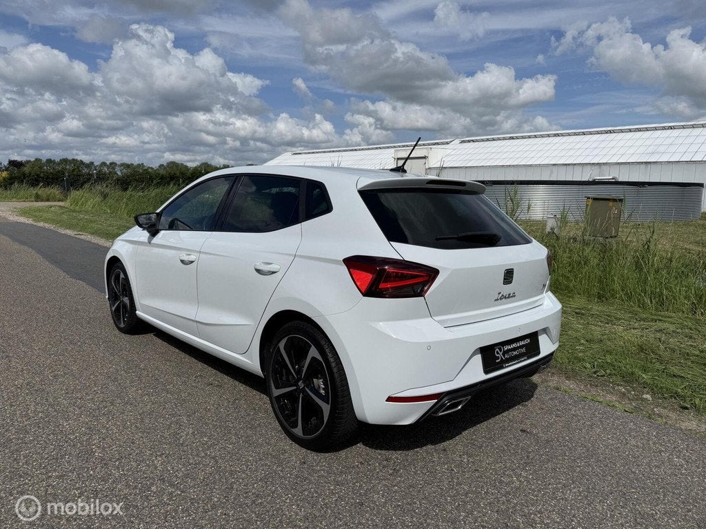 Seat Ibiza 1.0 EcoTSI DSG FR / Beats / CarPlay / ACC / Camer, Stof, Gebruikt, Zwart, Parkeersensor
