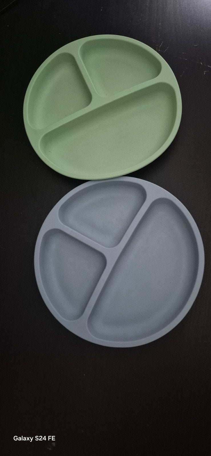 silicone baby plates 2 pieces with 2 spoons, Ophalen, Overige merken, Overige typen, Zo goed als nieuw