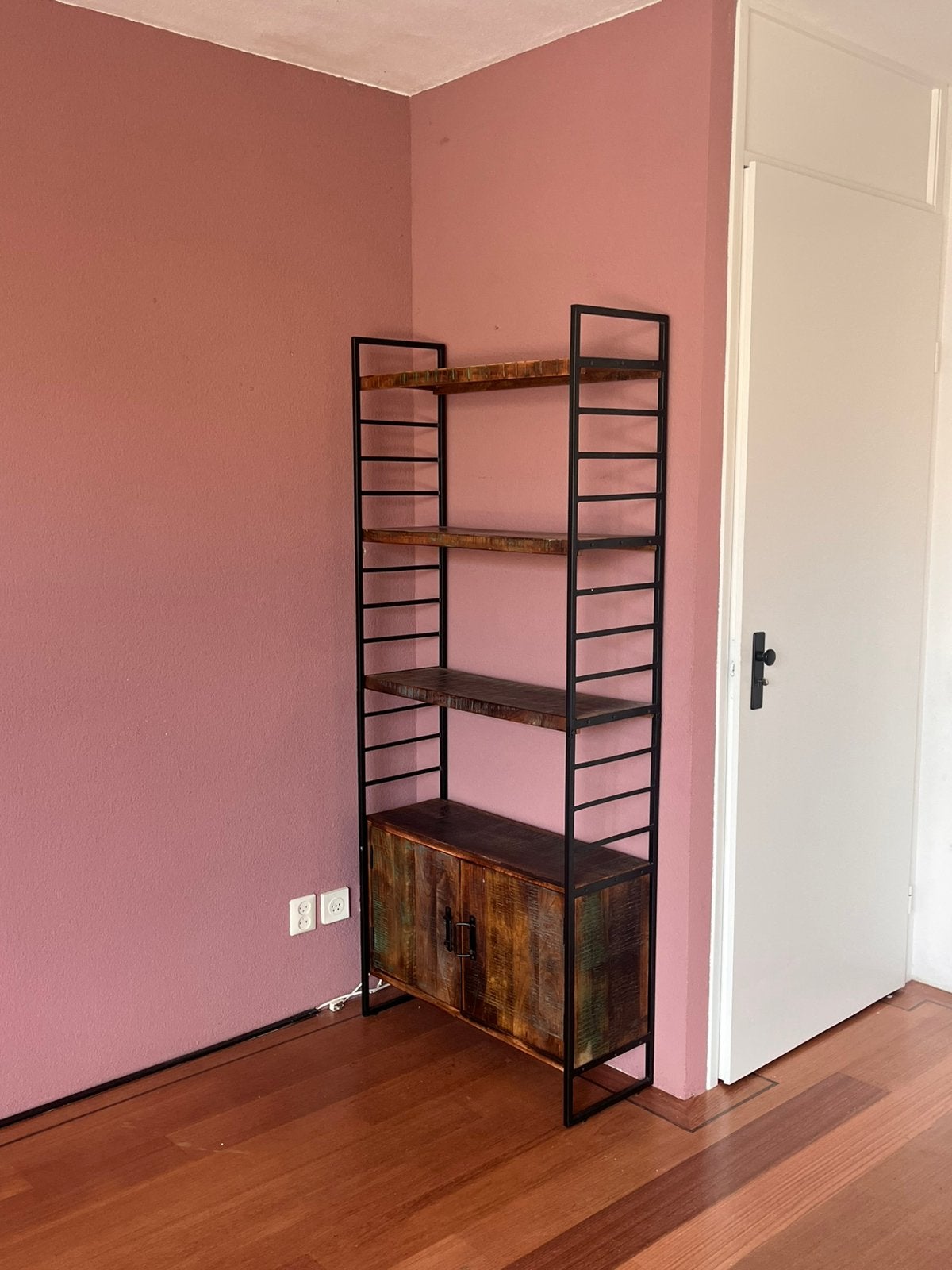 Vintage kast, Huis en Inrichting, Ophalen, Zo goed als nieuw