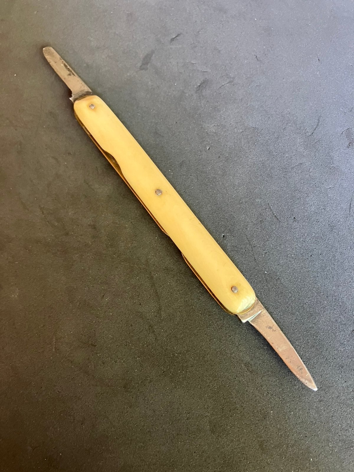 Antiek zakmes natuurlijk materiaal/koper, Antiek en Kunst, Antiek | Gereedschap en Instrumenten, Ophalen