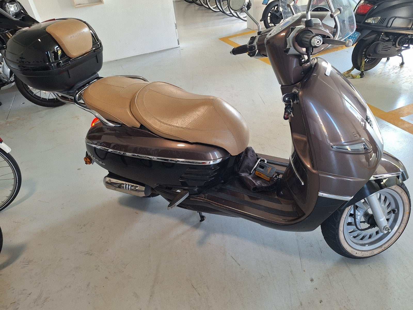 peugeot  django, Ophalen, Zo goed als nieuw, Benzine, Peugeot