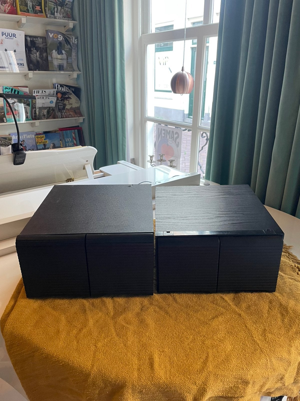2 CD Kasten/Dozen 80 cd’s, Ophalen, Gebruikt