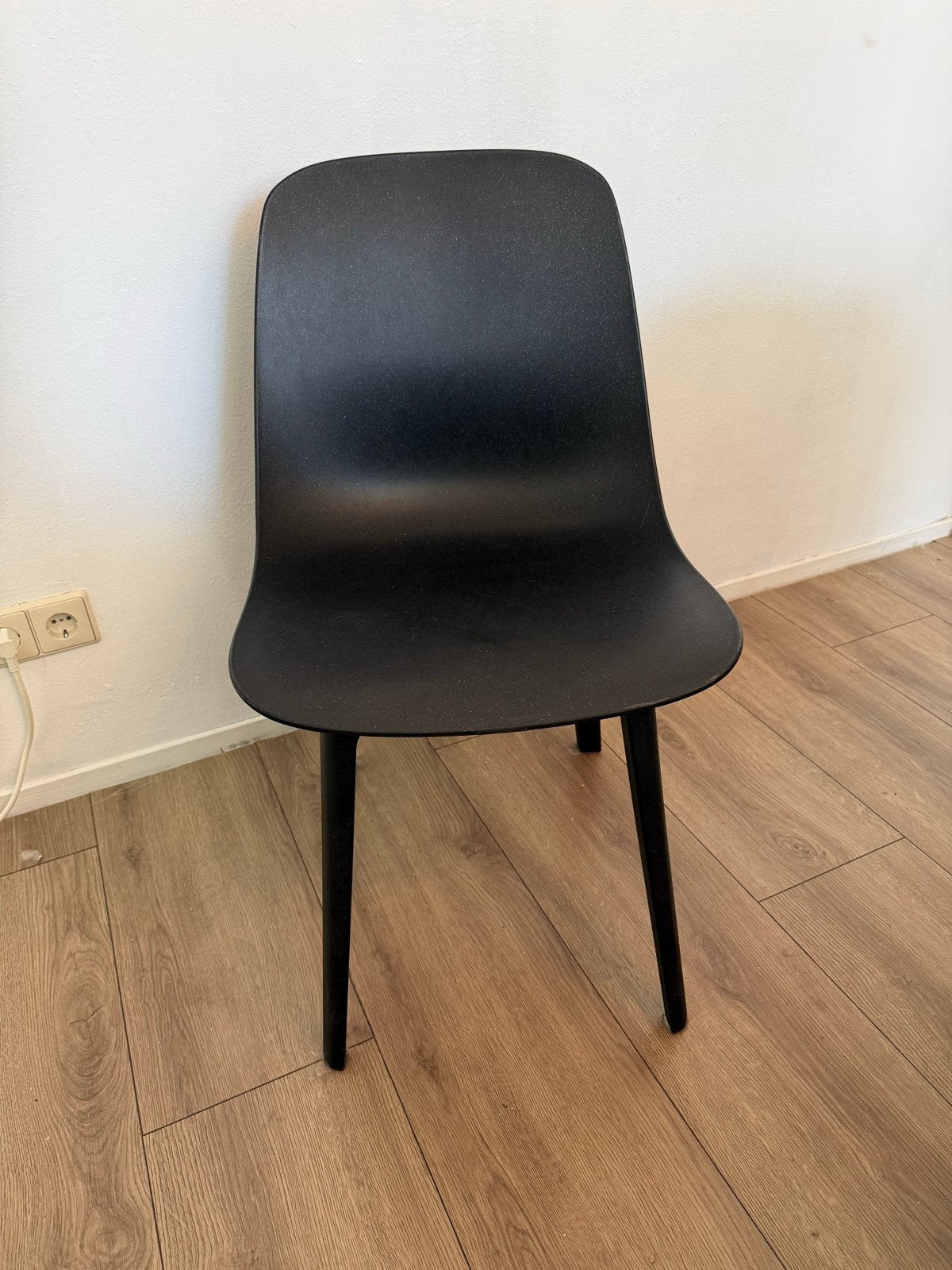 4x Ikea Zwarte kunstof stoel Odger, Ophalen, Kunststof, Zwart, Zo goed als nieuw