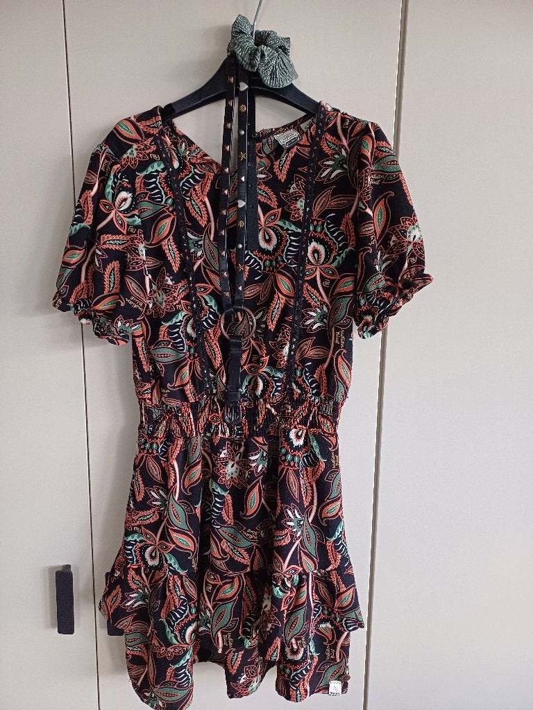 Jurk Indian Blue Jeans maat 10/140 met riempje en scrunchie, Ophalen of Verzenden, Gebruikt, Meisje, Jurk of Rok